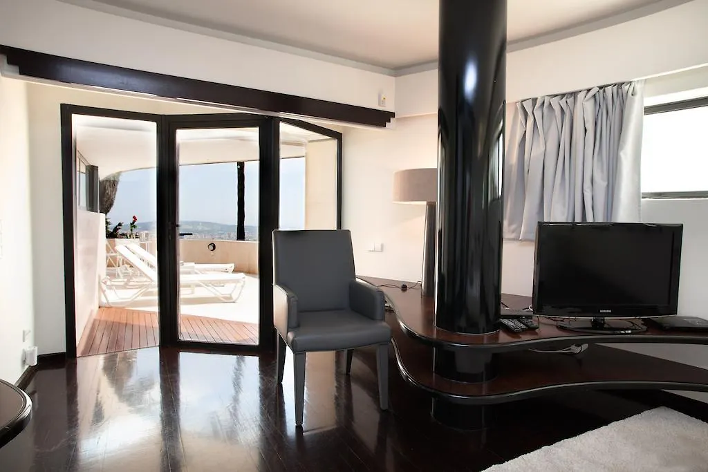 Villa Rock-1